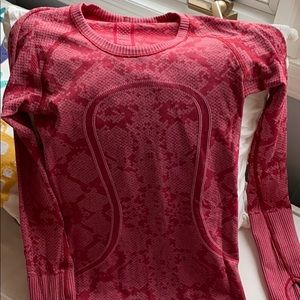 Swiftly Tech Long Sleeve Crew